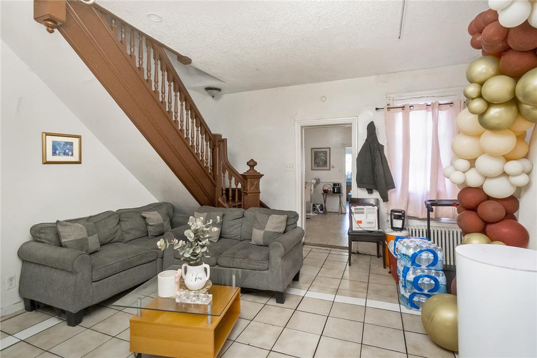 815 West Chew Street Property Photo 8