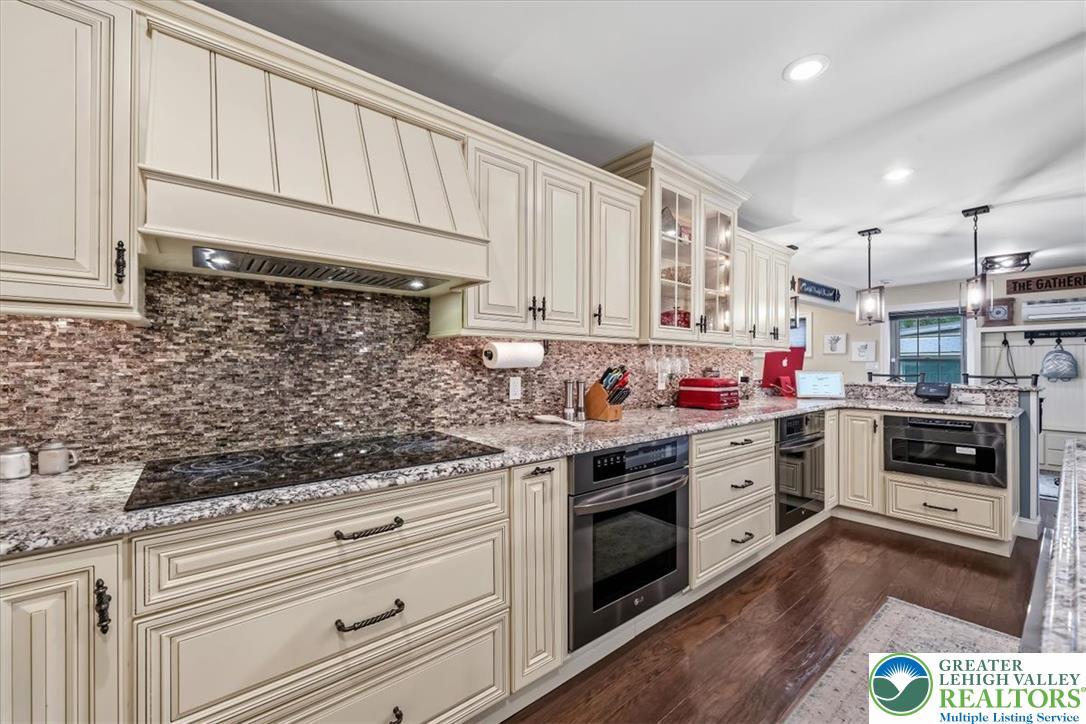 3771 State Road Property Photo 17