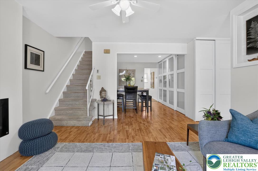 1718 Chester Road Property Photo 8