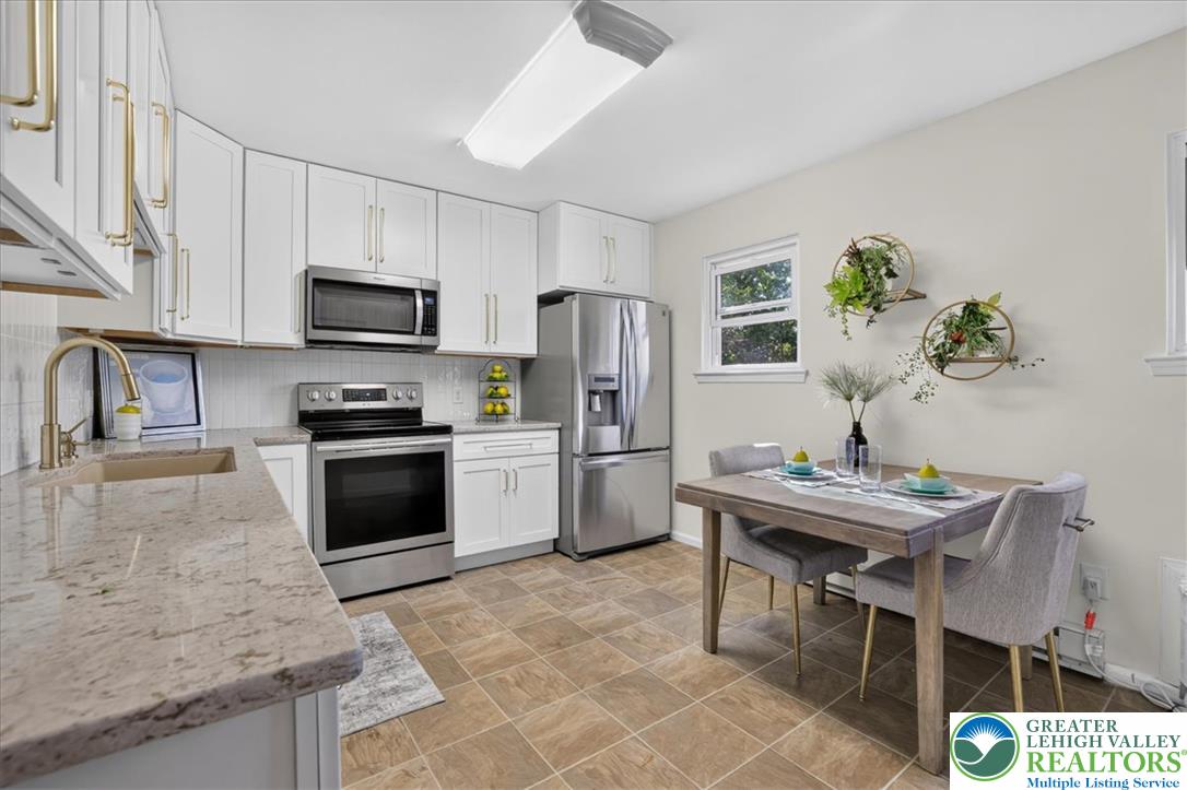 1718 Chester Road Property Photo 20