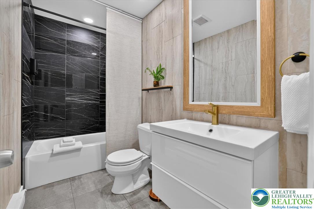 1718 Chester Road Property Photo 25