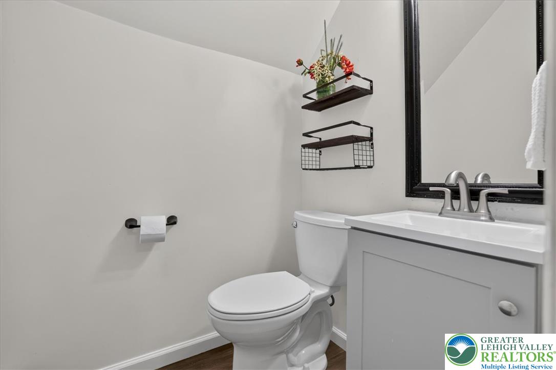 1718 Chester Road Property Photo 39