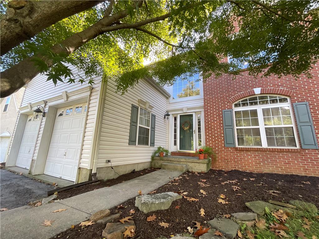 6716 Iroquois Trail Property Photo 3
