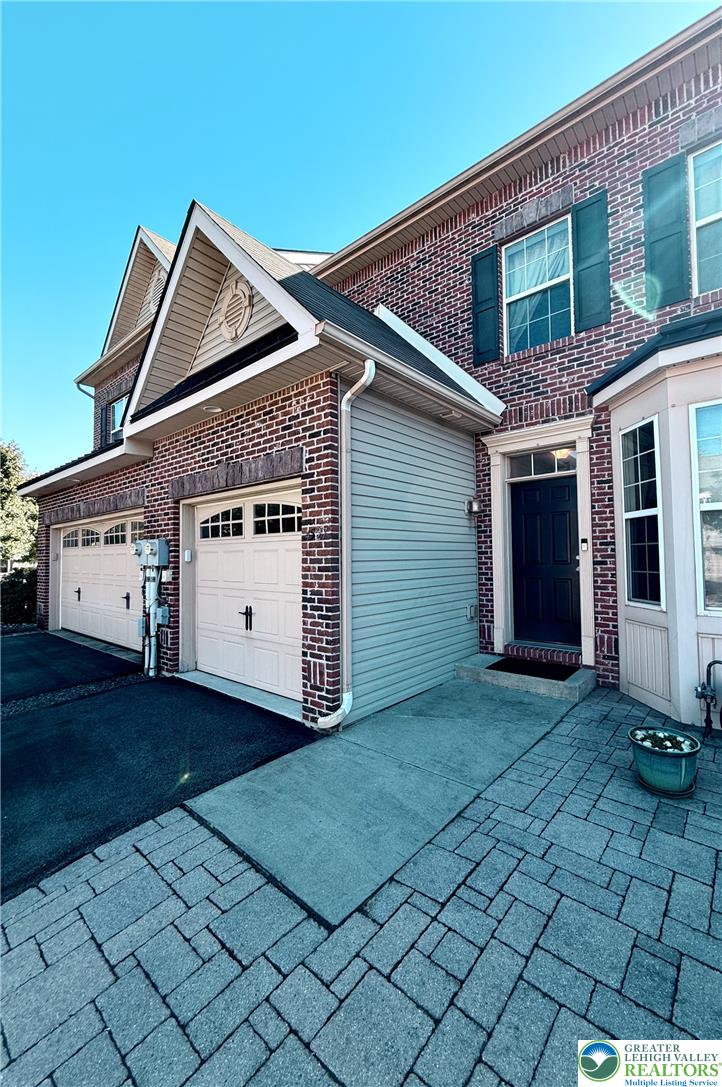 4527 Bellflower Way Property Photo 9