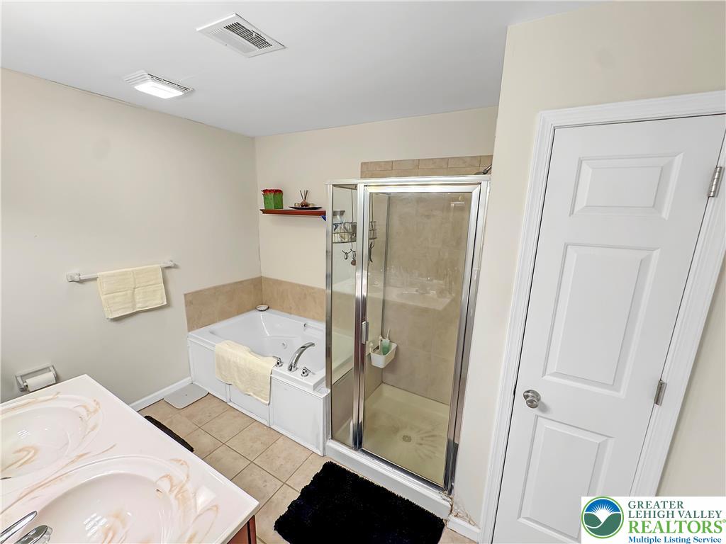 4527 Bellflower Way Property Photo 27