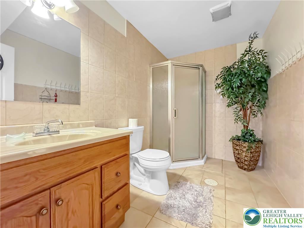 4527 Bellflower Way Property Photo 28