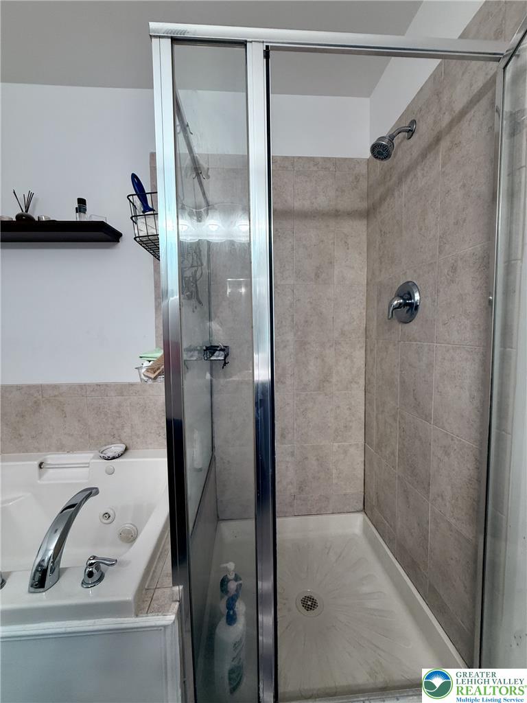 4527 Bellflower Way Property Photo 32