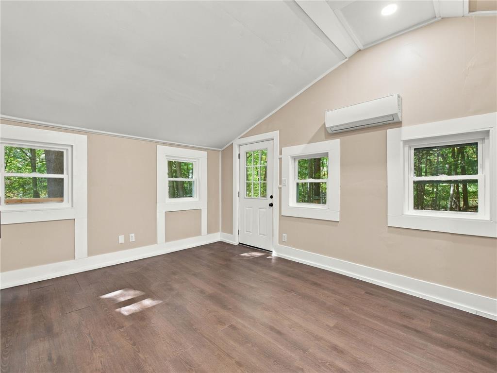 316 Goldfinch Place Property Photo 29