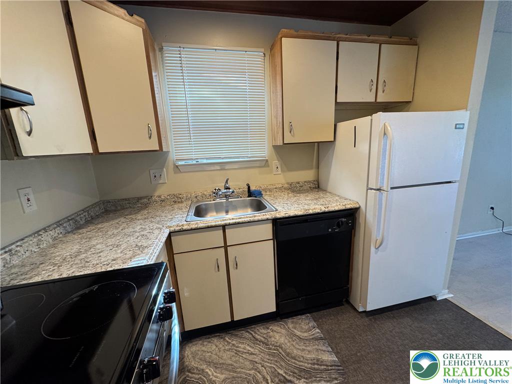 1336 South Fountain Street 1st Floor Property Photo 4