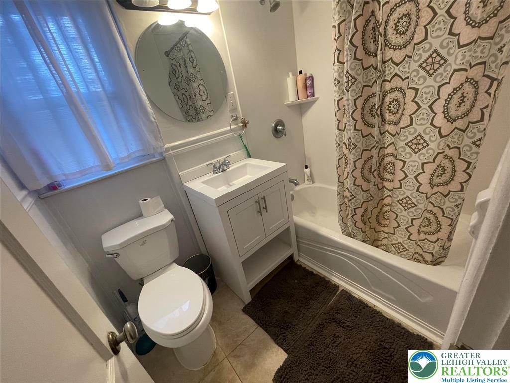 1242 South Jefferson Street Property Photo 9