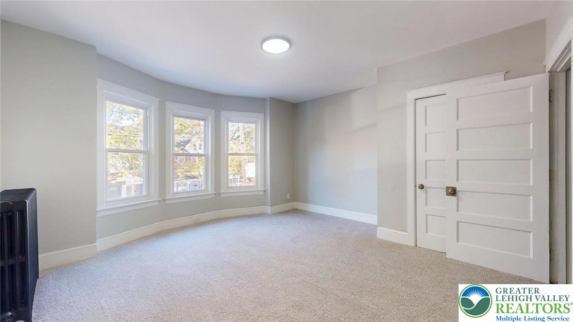 634 3rd Avenue Property Photo 12