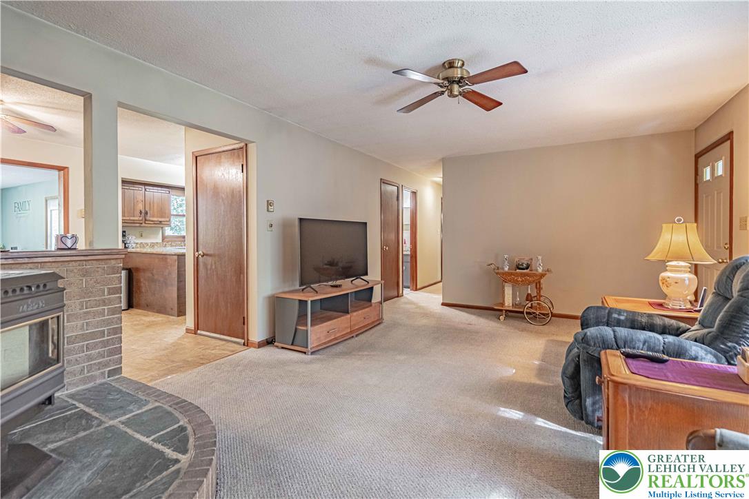 167 Winding Way Property Photo 10
