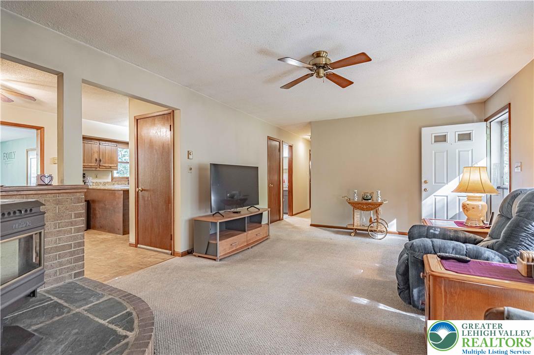167 Winding Way Property Photo 11