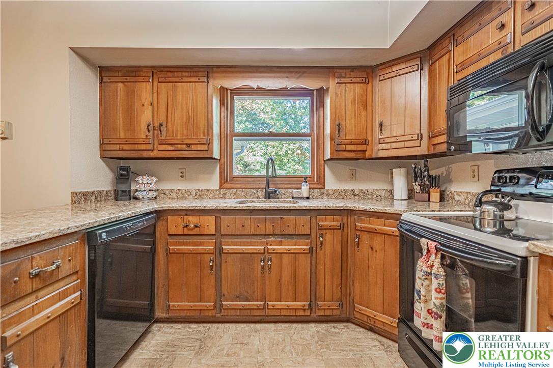 167 Winding Way Property Photo 18