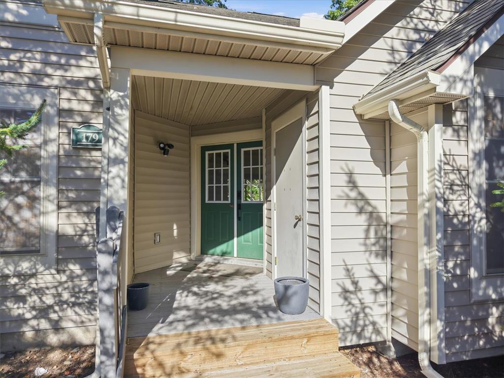 179 Hawthorne Court Property Photo 2
