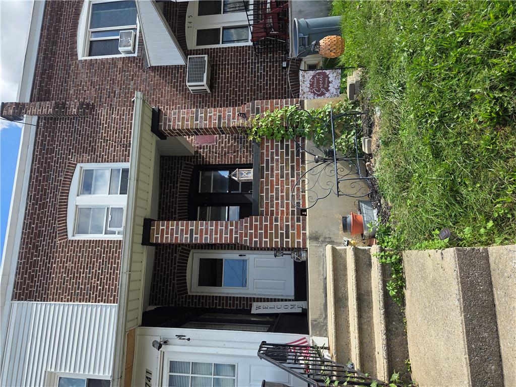 743 10th Street Property Photo 1