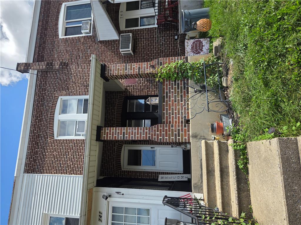 743 10th Street Property Photo 2