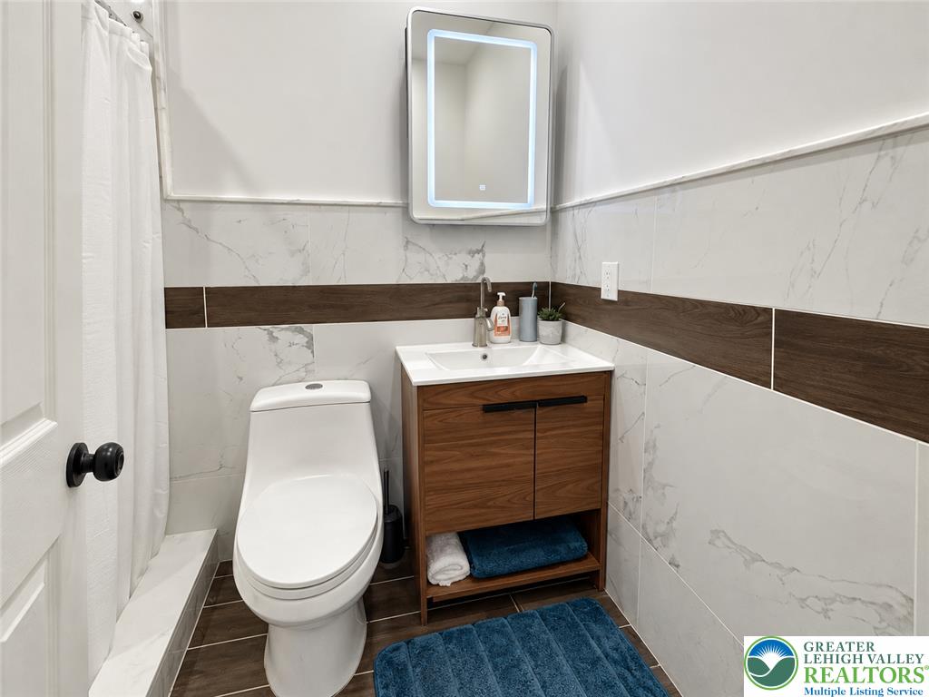 701 Main Street 3 Property Photo 10
