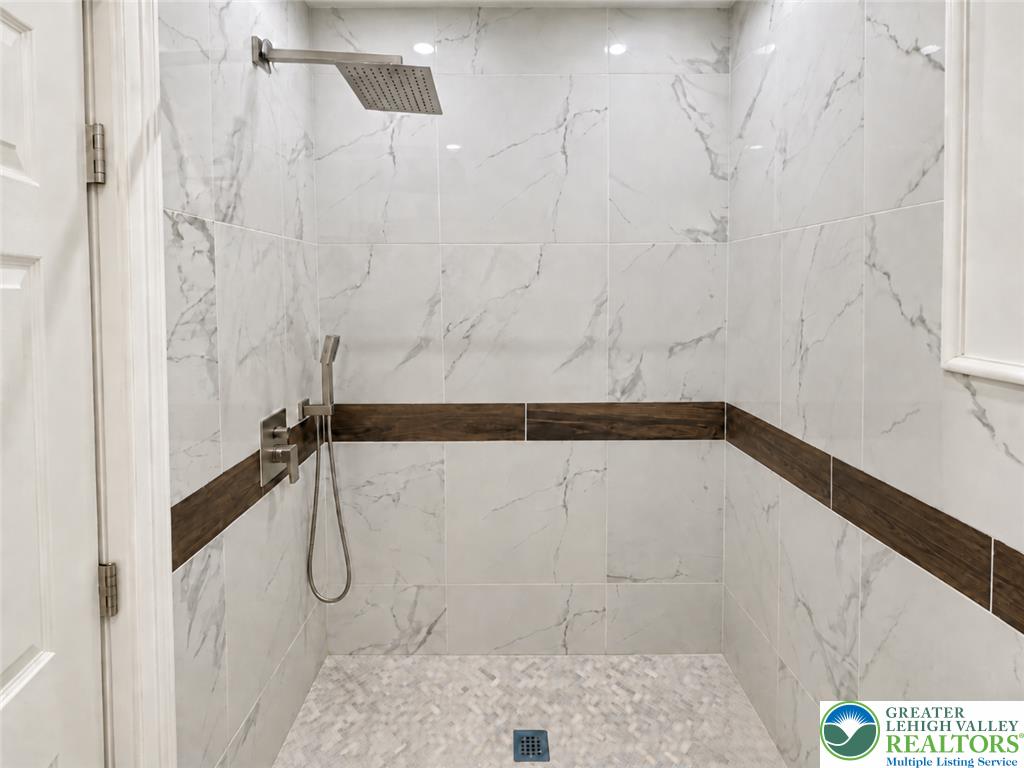 701 Main Street 3 Property Photo 11
