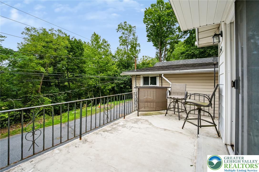 2242 Edgewood Avenue Property Photo 2