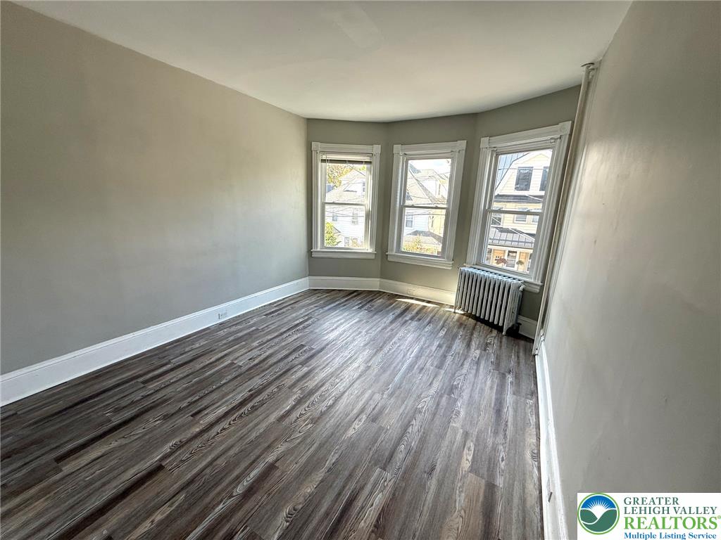 737 Porter 2nd Floor Property Photo 5