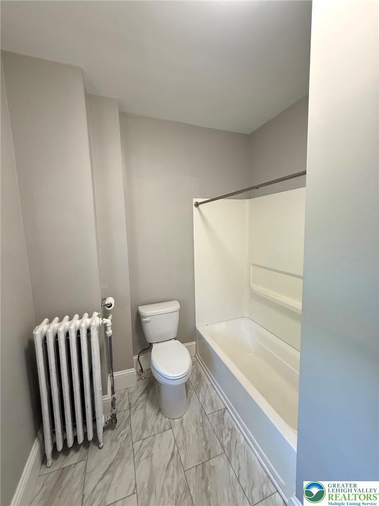 737 Porter 2nd Floor Property Photo 8