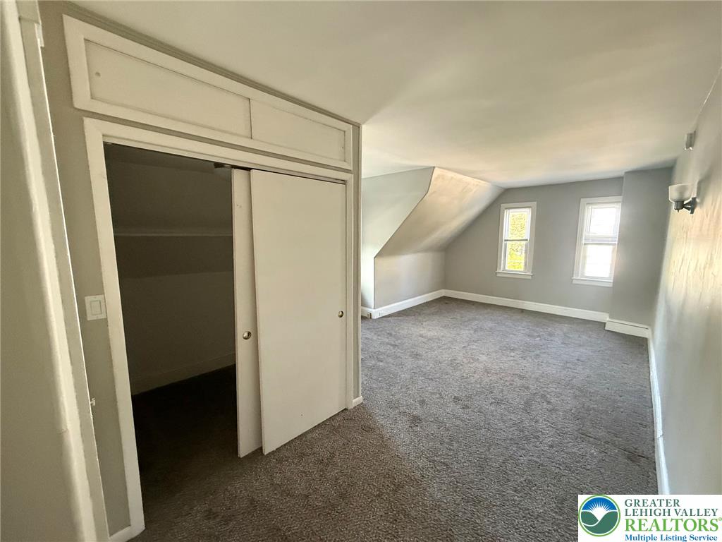 737 Porter 2nd Floor Property Photo 10