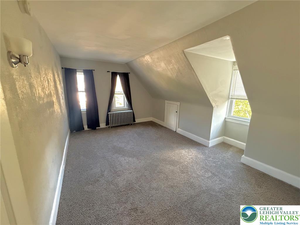 737 Porter 2nd Floor Property Photo 11