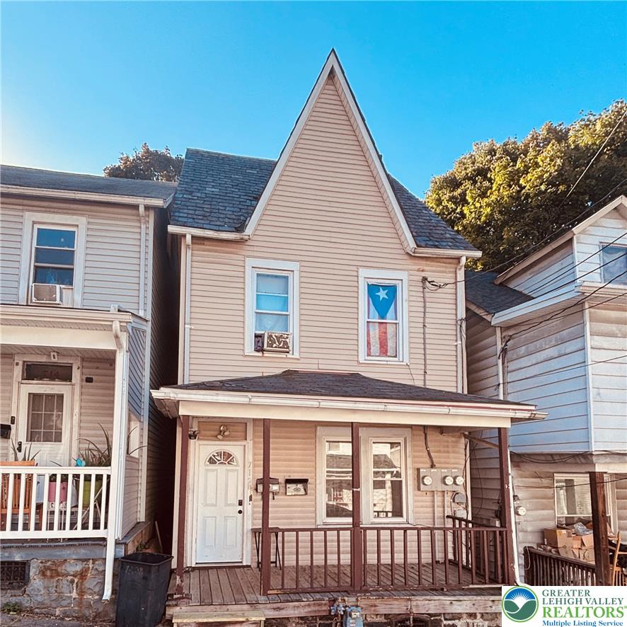 712 Ontario Property Photo 1