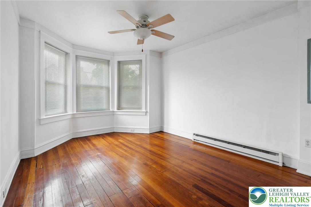 728 East 6th Street 2 Property Photo 3