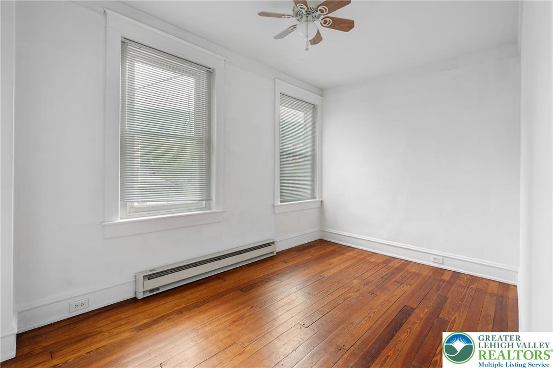 728 East 6th Street 2 Property Photo 4