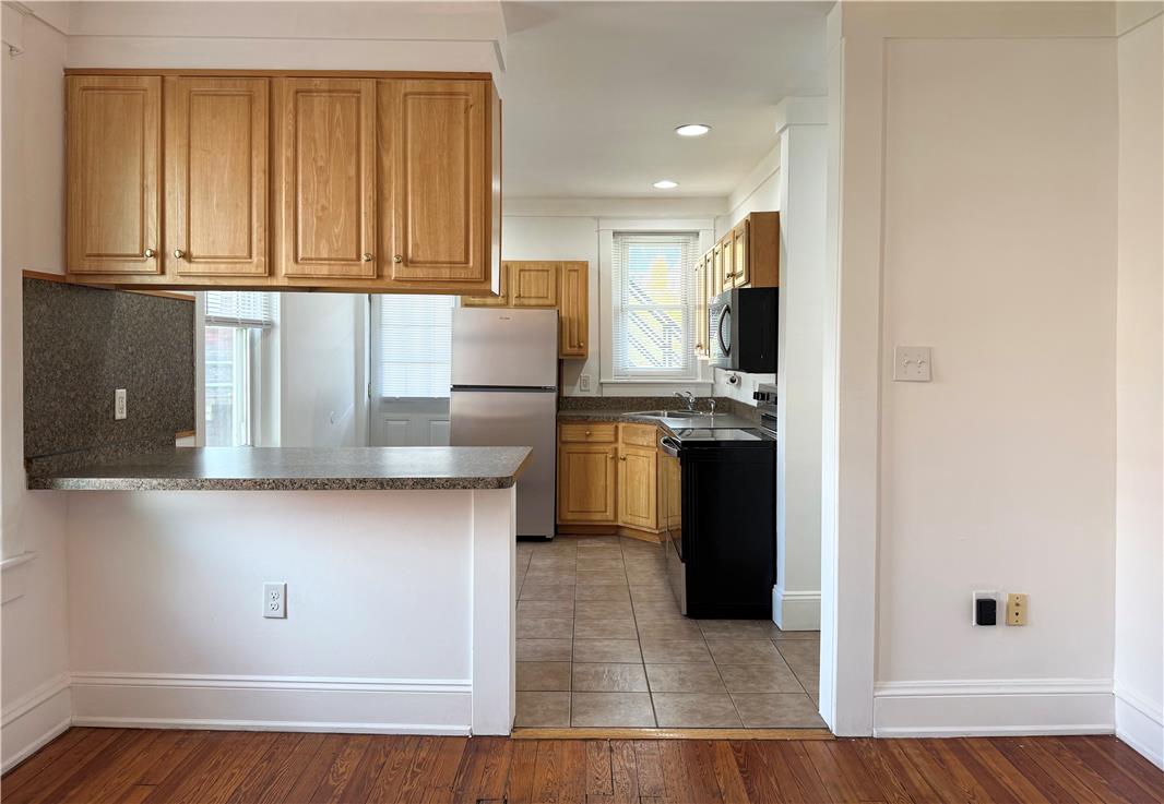728 East 6th Street 2 Property Photo 6
