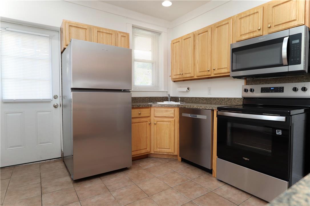 728 East 6th Street 2 Property Photo 8