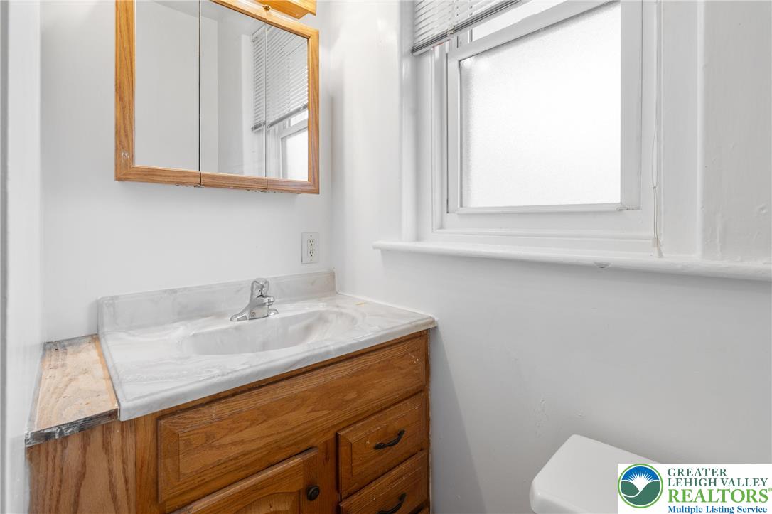 728 East 6th Street 2 Property Photo 10