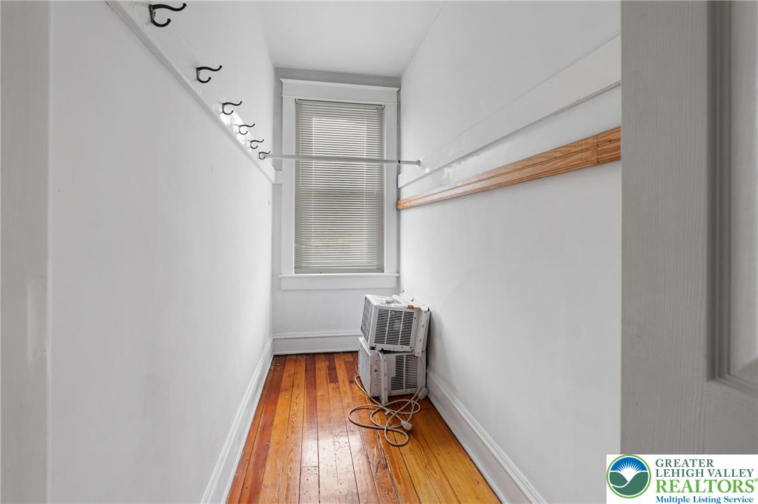 728 East 6th Street 2 Property Photo 11
