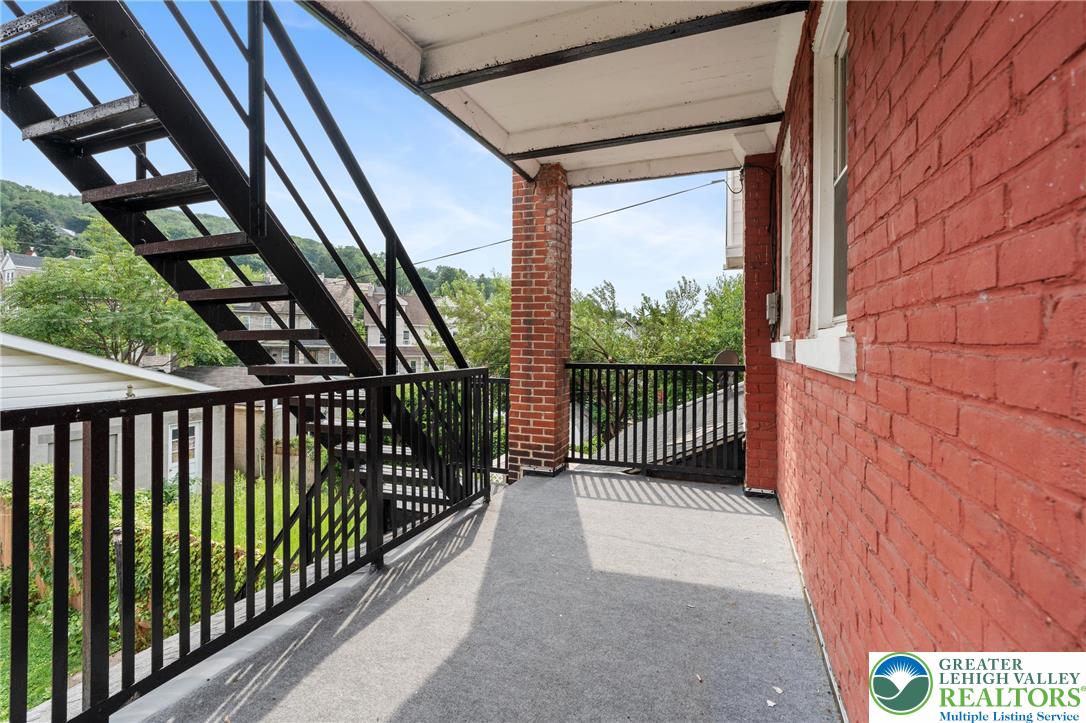 728 East 6th Street 2 Property Photo 12