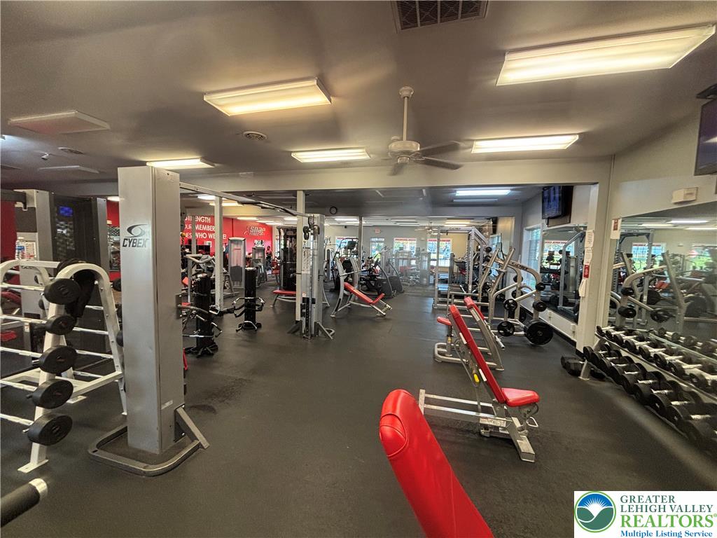 200 South Best Avenue Property Photo 10