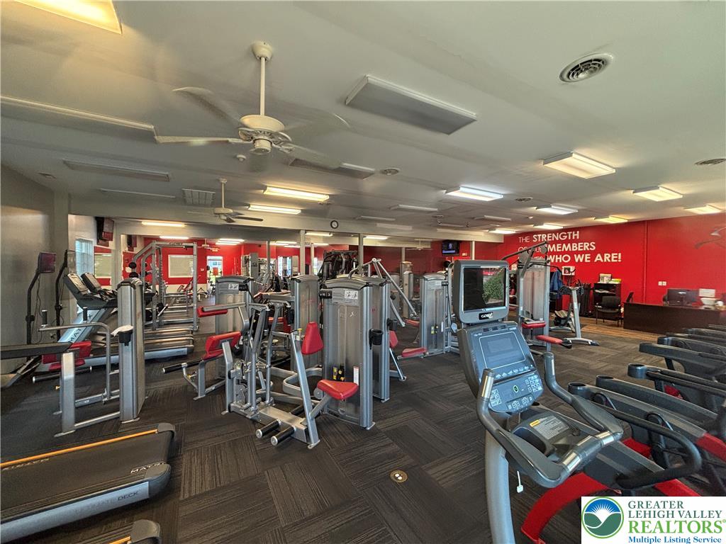 200 South Best Avenue Property Photo 8