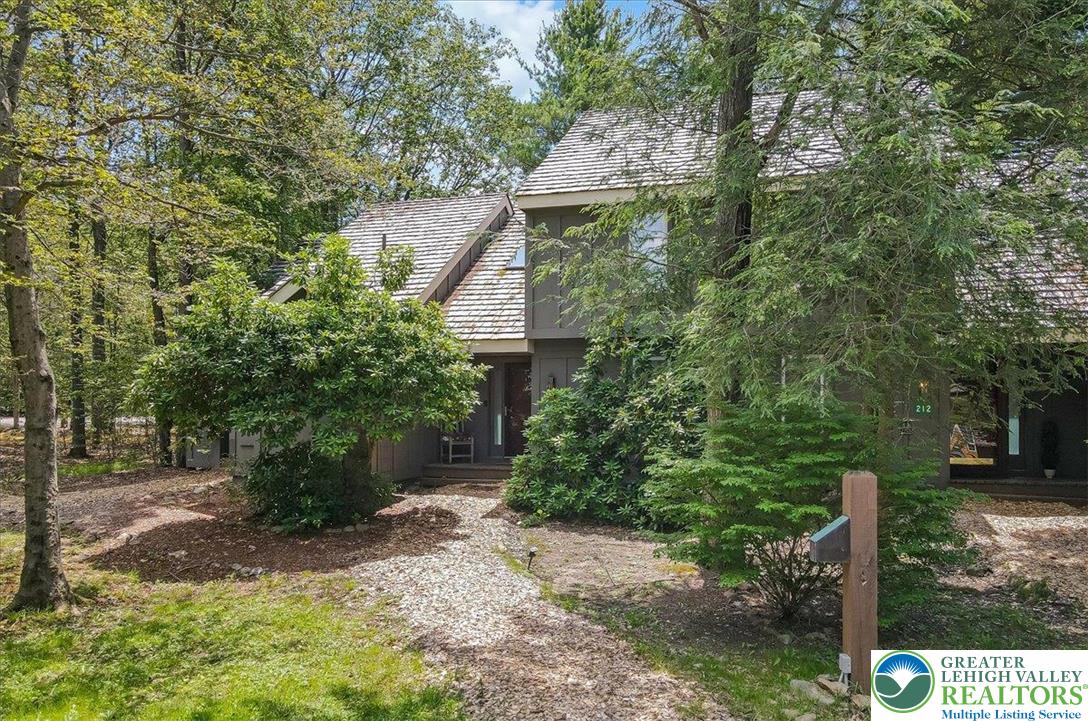 214 Snow Ridge Circle Property Photo 3
