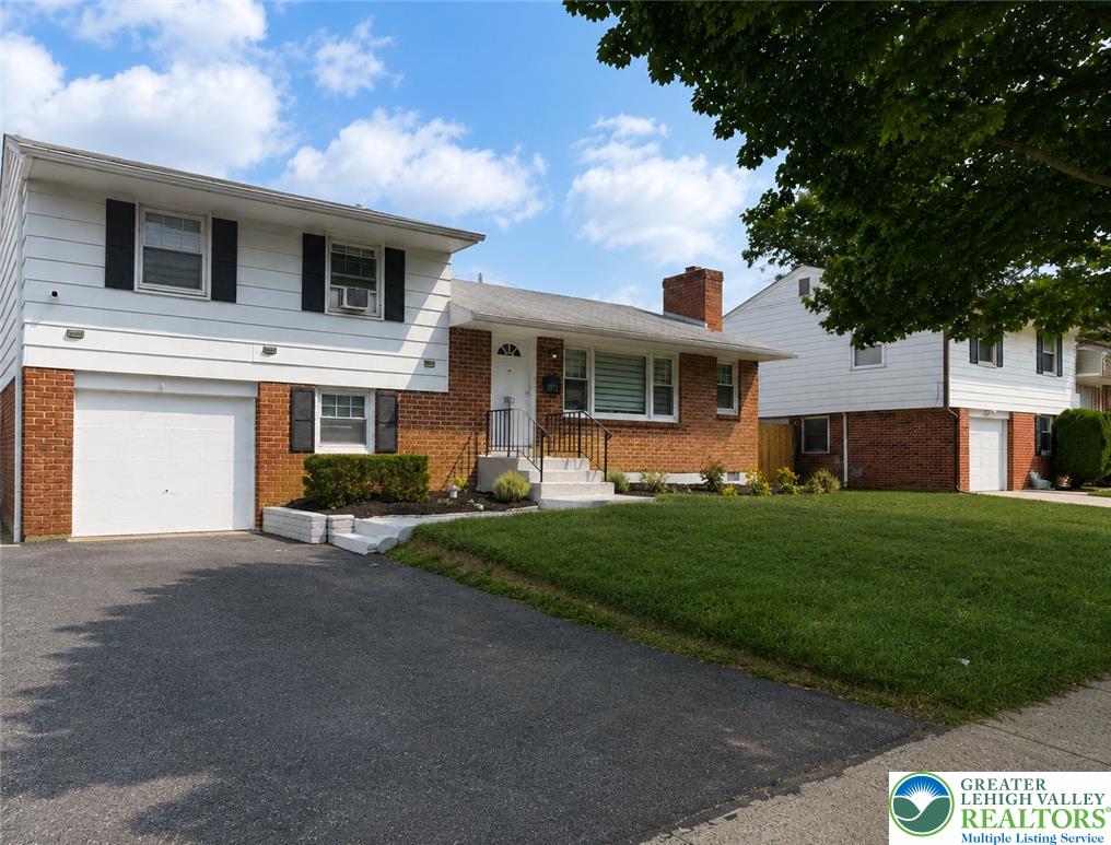 1972 Collingswood Drive Property Photo 1