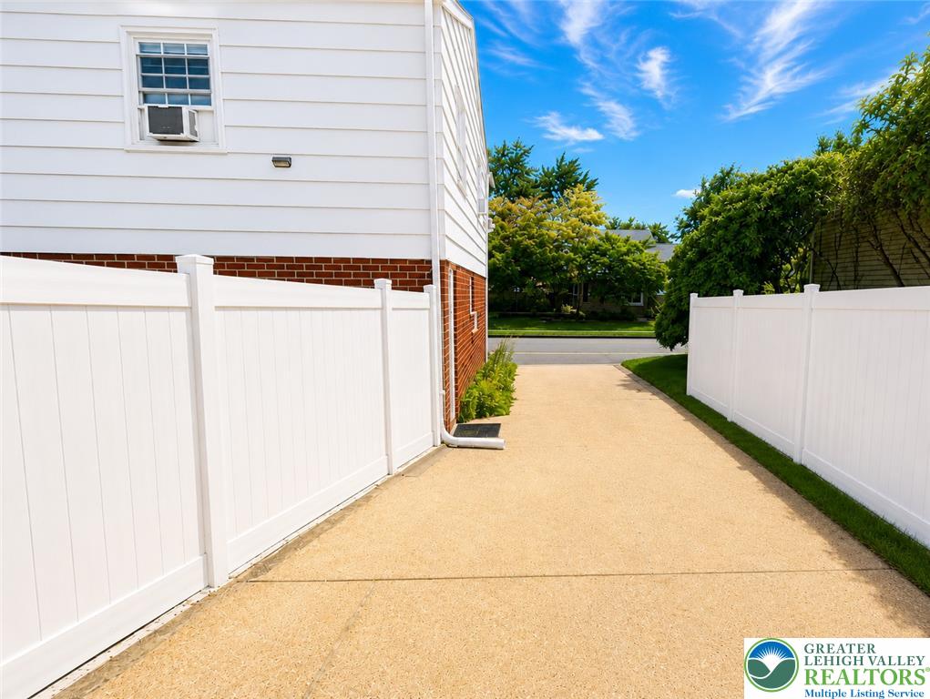 1972 Collingswood Drive Property Photo 34