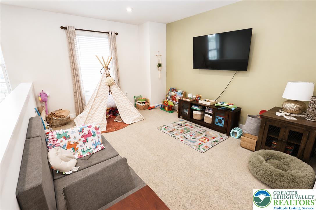 3904 Trythall Street Property Photo 20