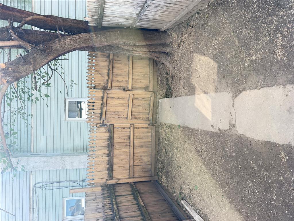 516 N Law Street Property Photo 8