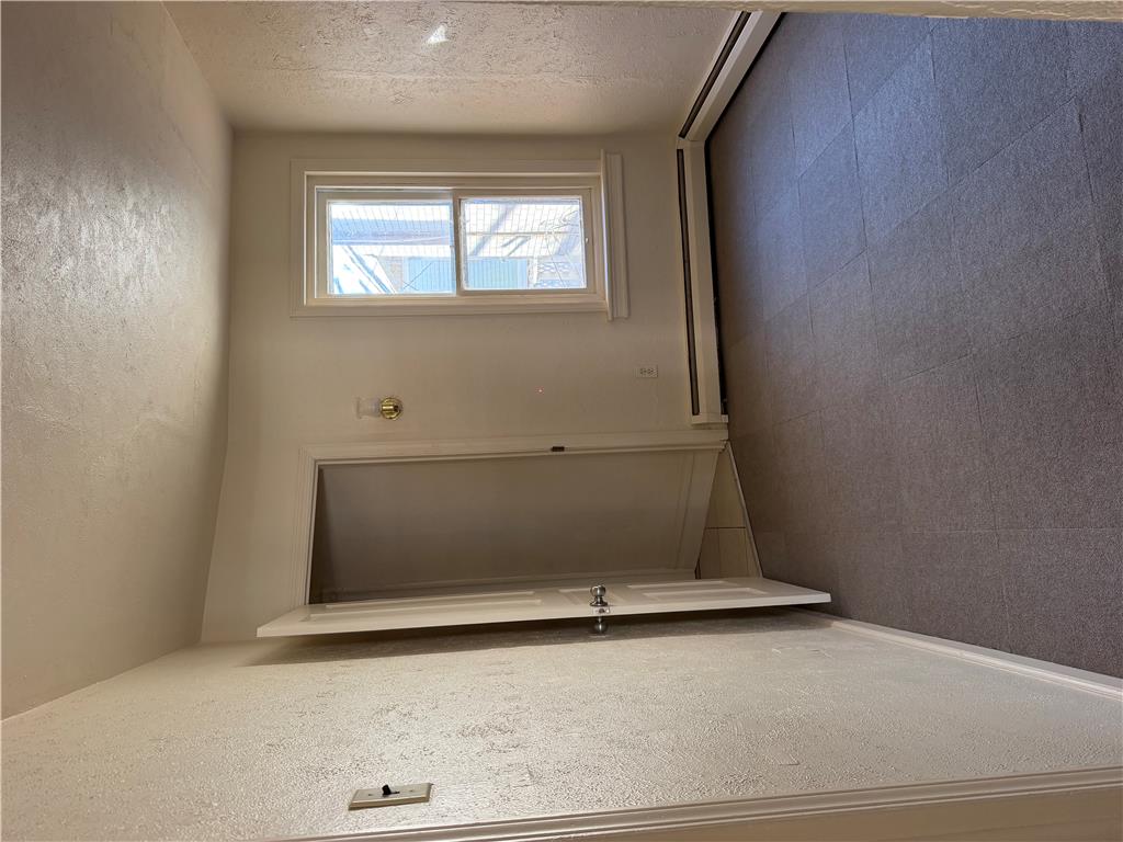 516 N Law Street Property Photo 11