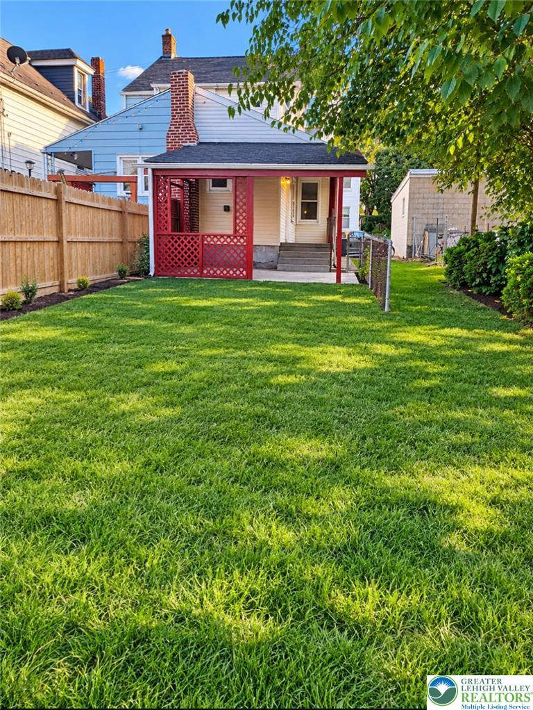 1341 Pine Street Property Photo 4
