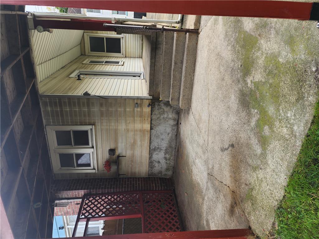1341 Pine Street Property Photo 7