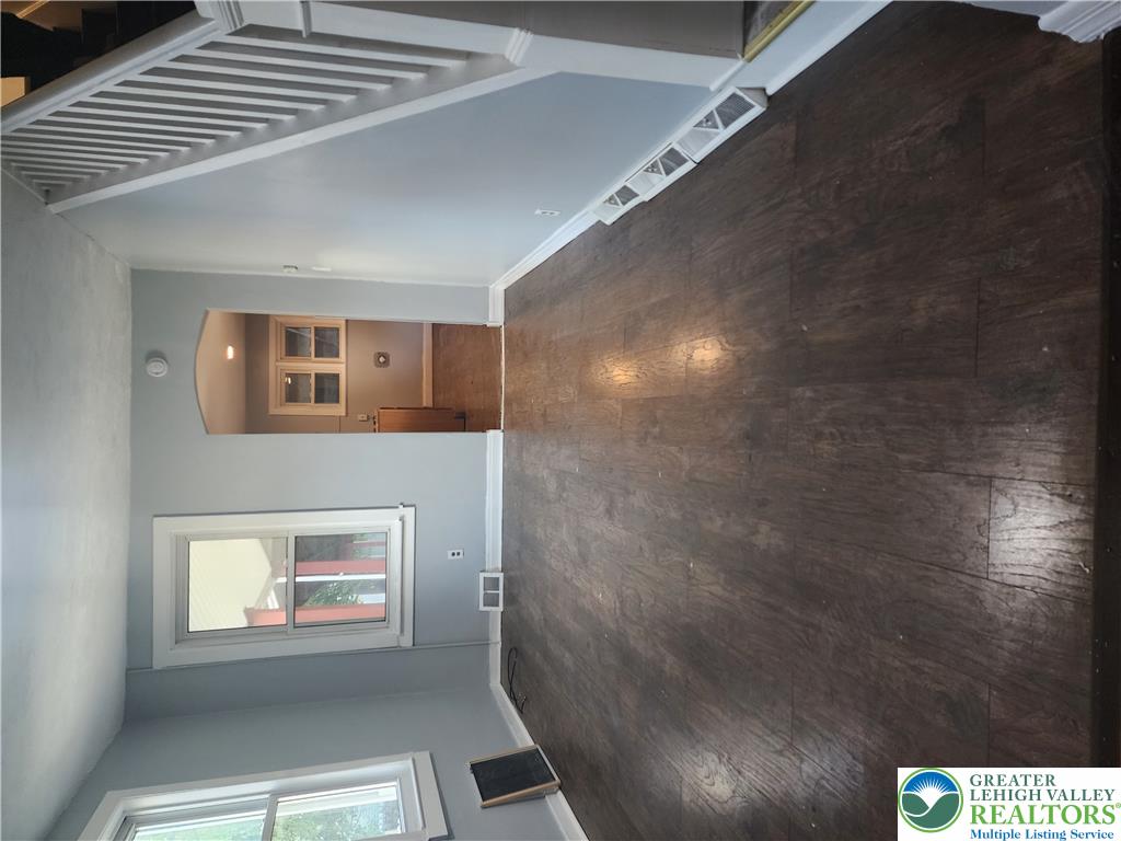 1341 Pine Street Property Photo 12