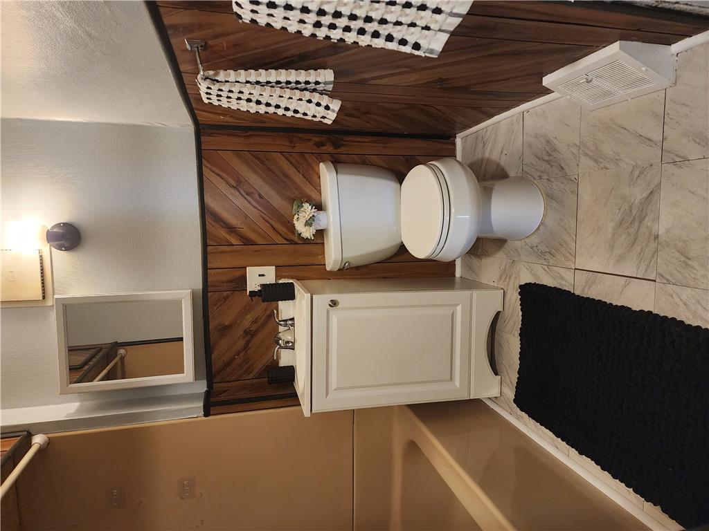 1341 Pine Street Property Photo 23