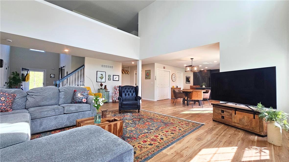 2645 Longridge Drive Property Photo 15