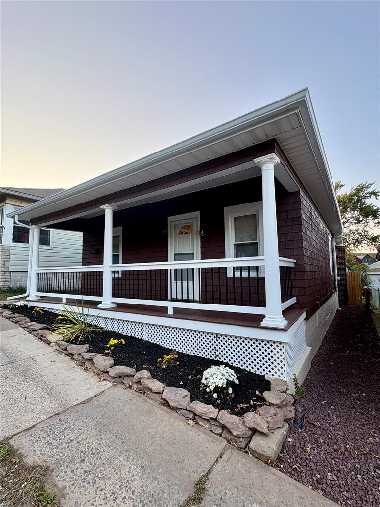 255 Avenue B Property Photo 3
